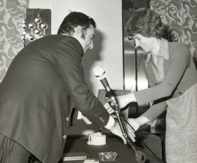Paola Bordon premiata dal Presidente Federale nel 1972 